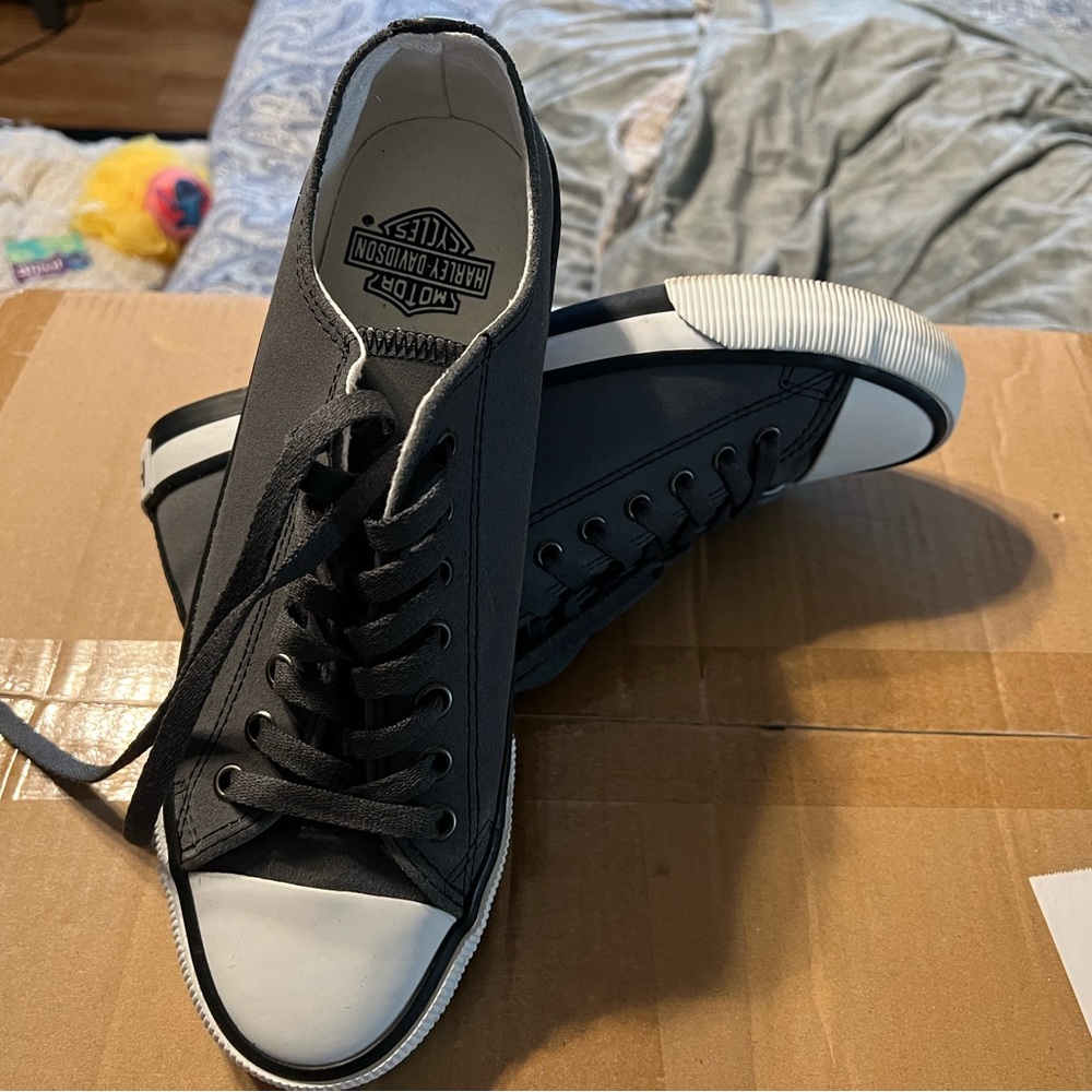 Harley Davidson gray size 8.5. Worn once. Excellent condition.